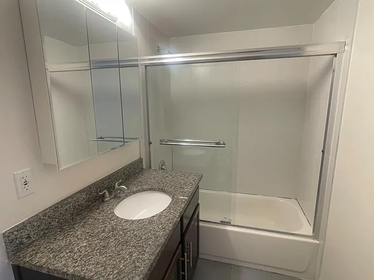 1503 Plymouth Rd — Photo 18