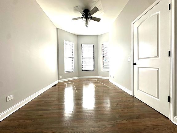 5th image of 1040 W School St APT 1F