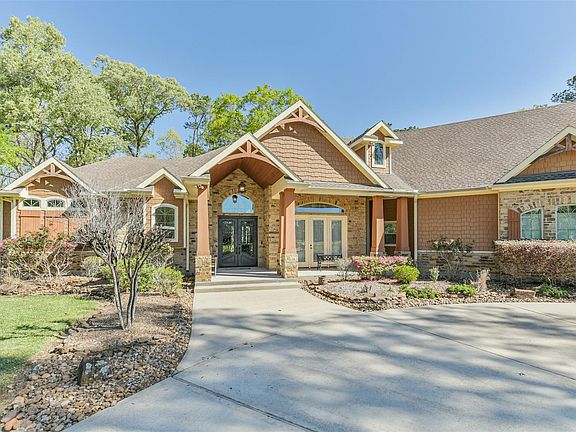 3rd image of 427 Lassen Villa Ct