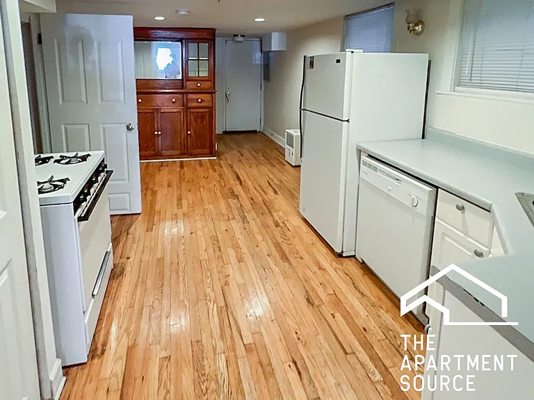 3309 N Southport Ave #GDN — Photo 2