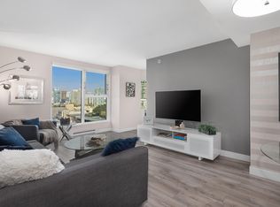 1323 Homer St #1102, Vancouver, BC V6B 5T1