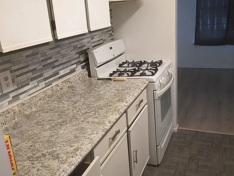 Kitchen left