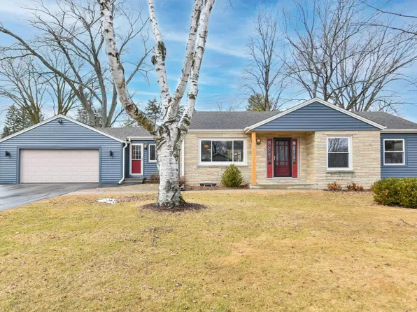 4665 North 158th STREET, Brookfield, WI 53005