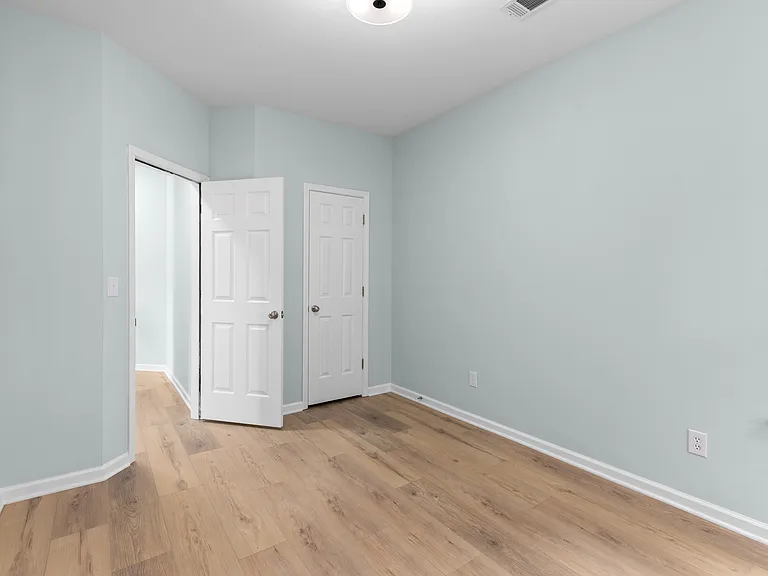 380 Belmont Chase Ct — Photo 33
