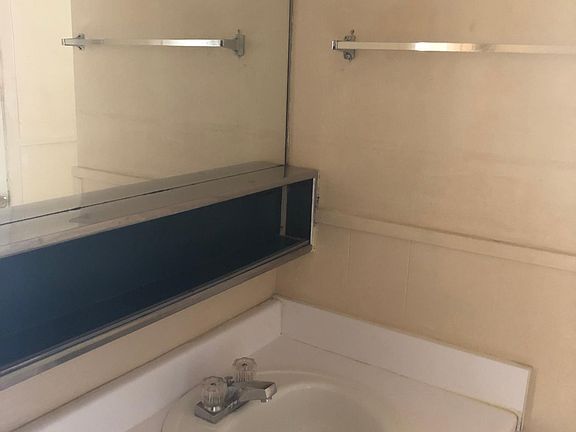 4th image of 3310 S 27th St APT 3