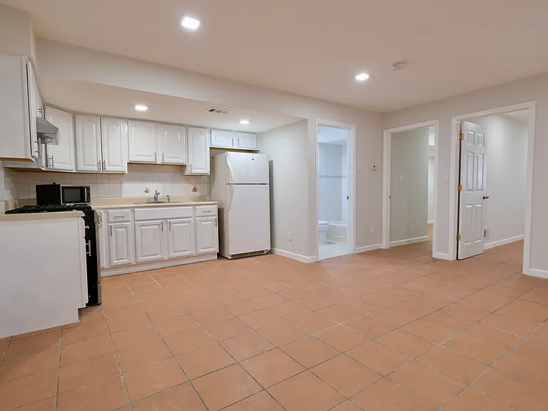 9 Thorne St #G — Photo 3