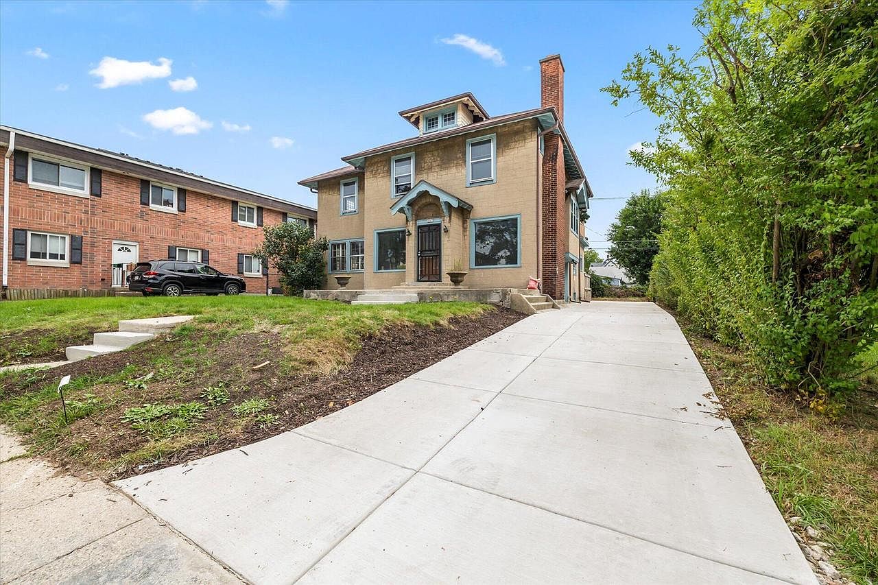 2067 South 82nd STREET, West Allis, WI 53219 Zillow