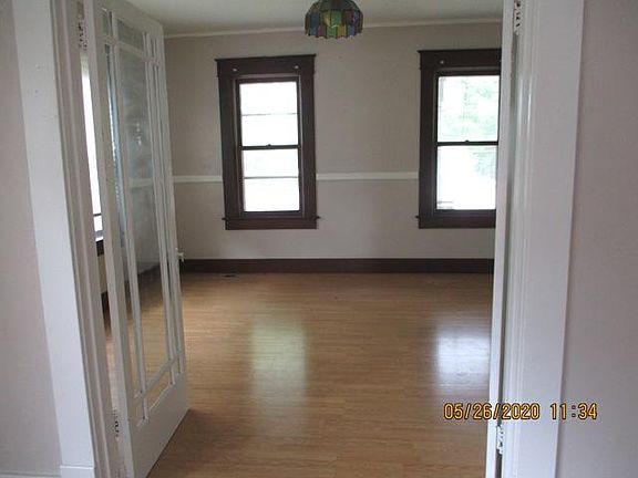 4th image of 915 Shamrock St