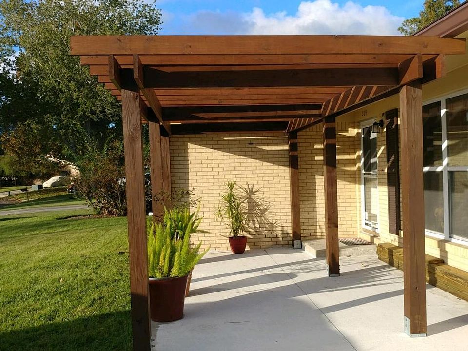 1st image of 209 Teakwood Cir E