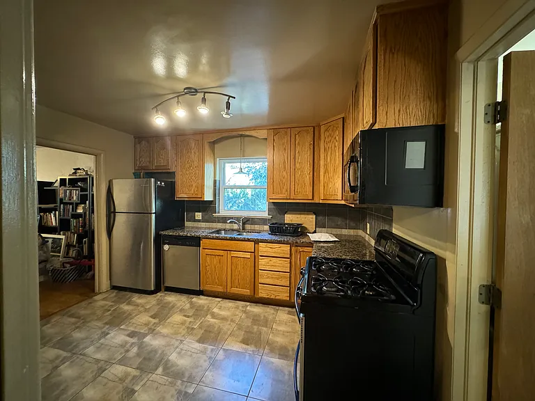 3400 Quay St — Photo 2
