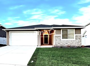 5124 Bellevue St, Meridian, ID 83646