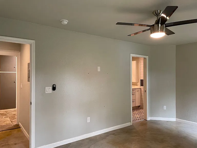1360 Poppy Ln — Photo 30