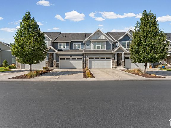 3rd image of 2458 W Townhouse Dr