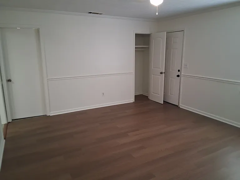 5321 Spencer Ln — Photo 2