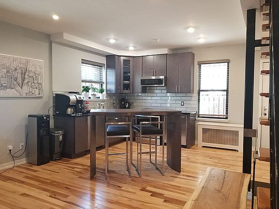 5th image of 2702 Humphrey St
