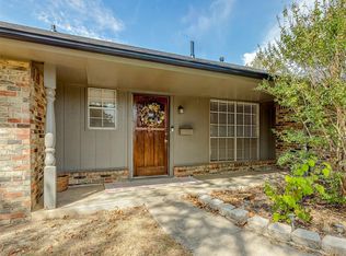 2111 Bellaire Dr, Moore, OK 73160