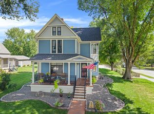 375 4th St SW, Plainview, MN 55964
