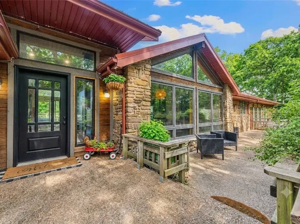 17450 Railroad Cut Rd, Rogers, AR 72756