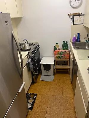 3rd image of 345 W 58th St APT 15U
