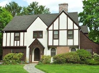 20 Fernwood Rd, West Hartford, CT 06119