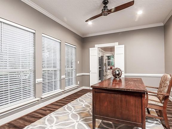 4th image of 2915 Forest Garden Dr