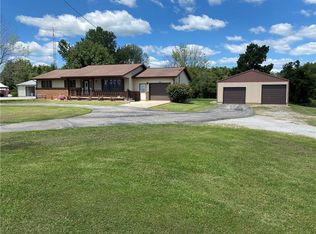 1507 W Jourdan St, Newton, IL 62448