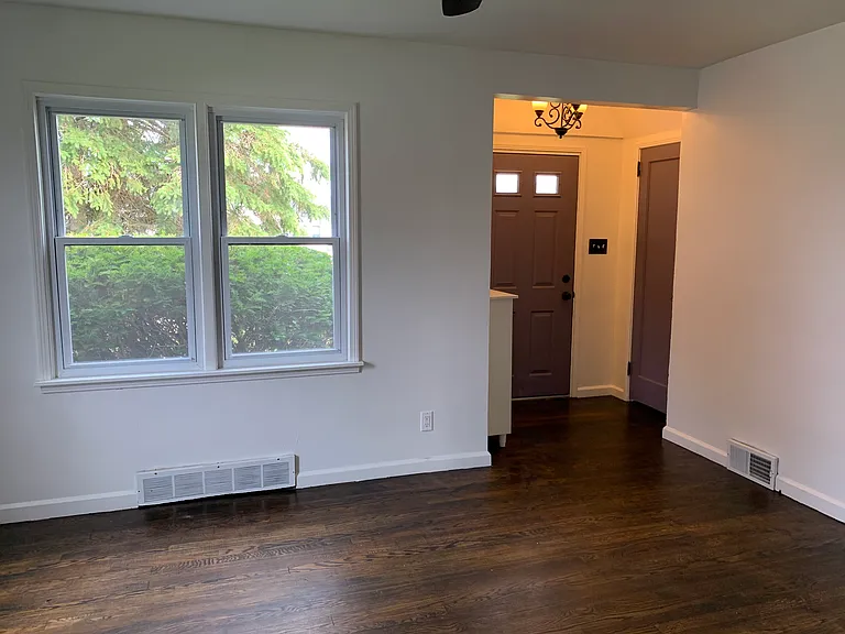 141 Homewood Ave — Photo 14