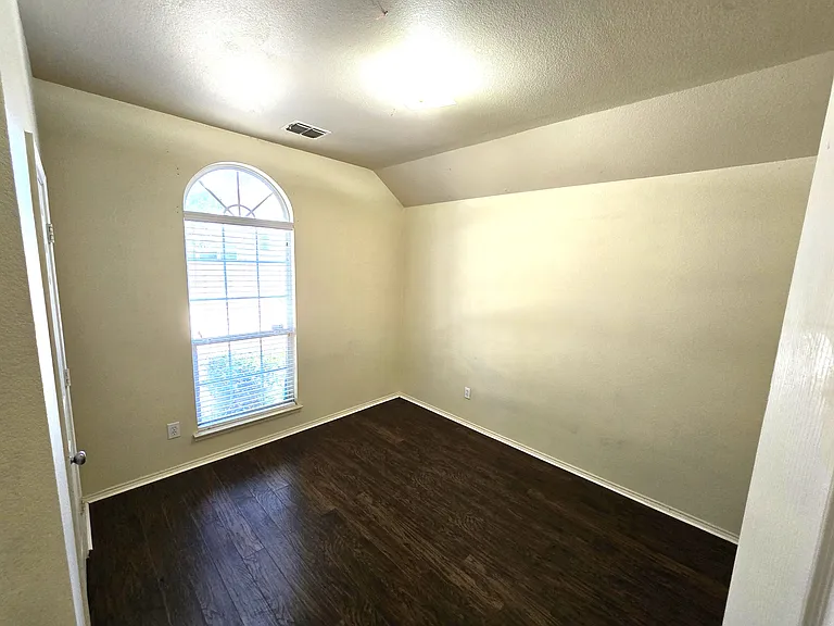 1107 Elm Grove Dr — Photo 5