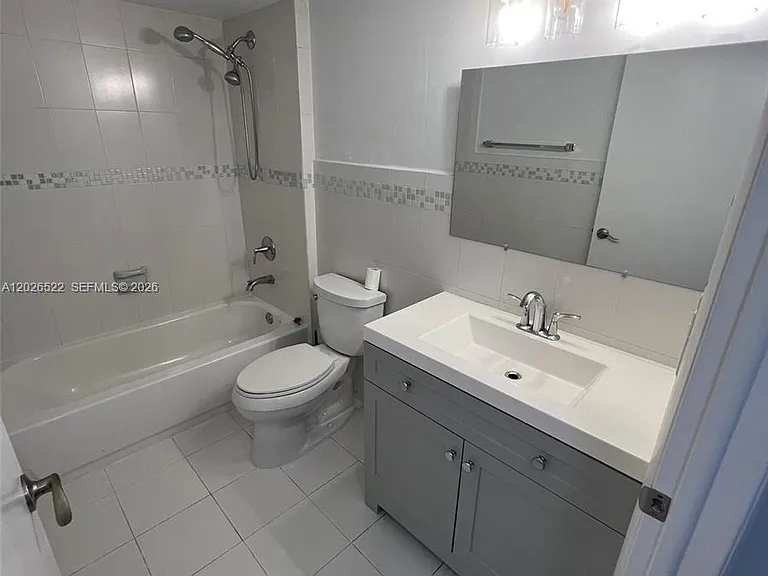 10415 N Kendall Dr #B113 — Photo 10