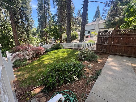 3rd image of 11096 Stanley Way