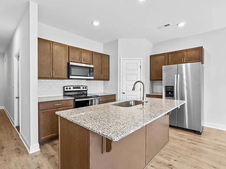 324 W Saltgrass Ln — Photo 3