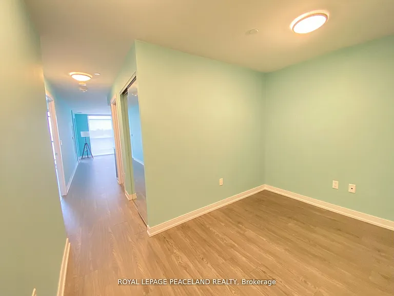 225 Village Green Sq #410 — Photo 5