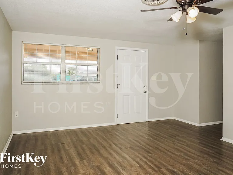 3567 Harbor Blvd — Photo 5