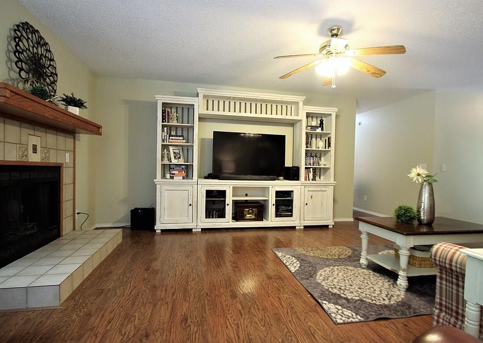 1st image of 5 Tennyson Ln