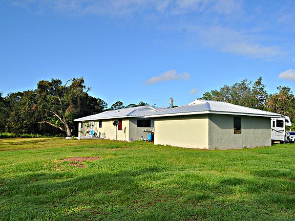 5th image of 925 Larkspur St