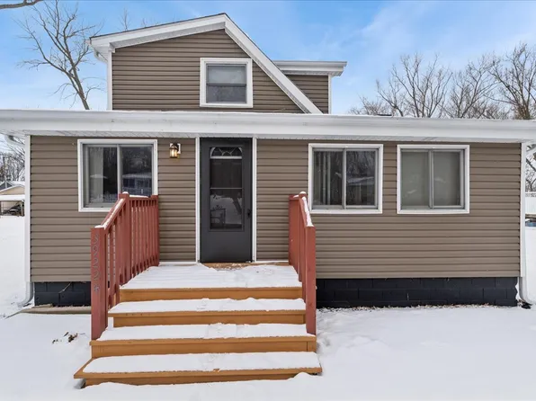 39224 N Willow Ln, Antioch, IL 60002