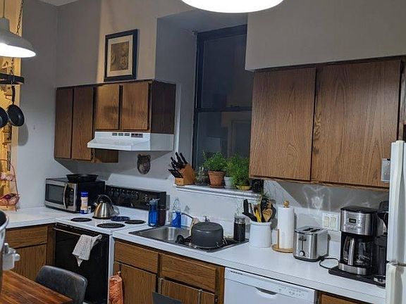 3rd image of 1736 N Bissell St #2