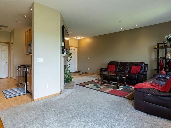 4th image of 5215 Holly Ln N #2405