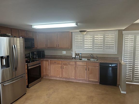 5th image of 8938 E Lee St