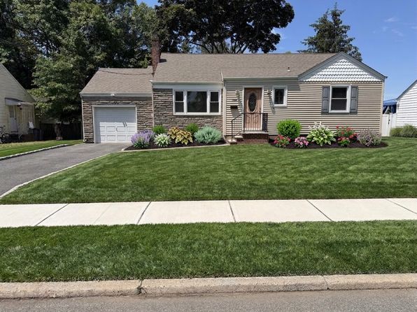 132 Concord St