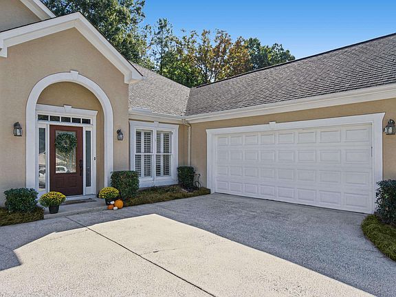 3rd image of 449 Eaton Rd
