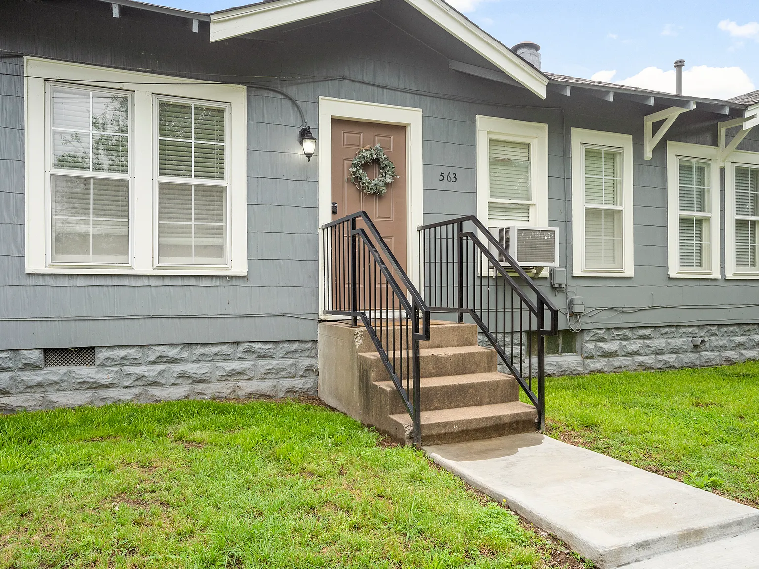 1 bed, 800 sqft, $875 — Photo 2