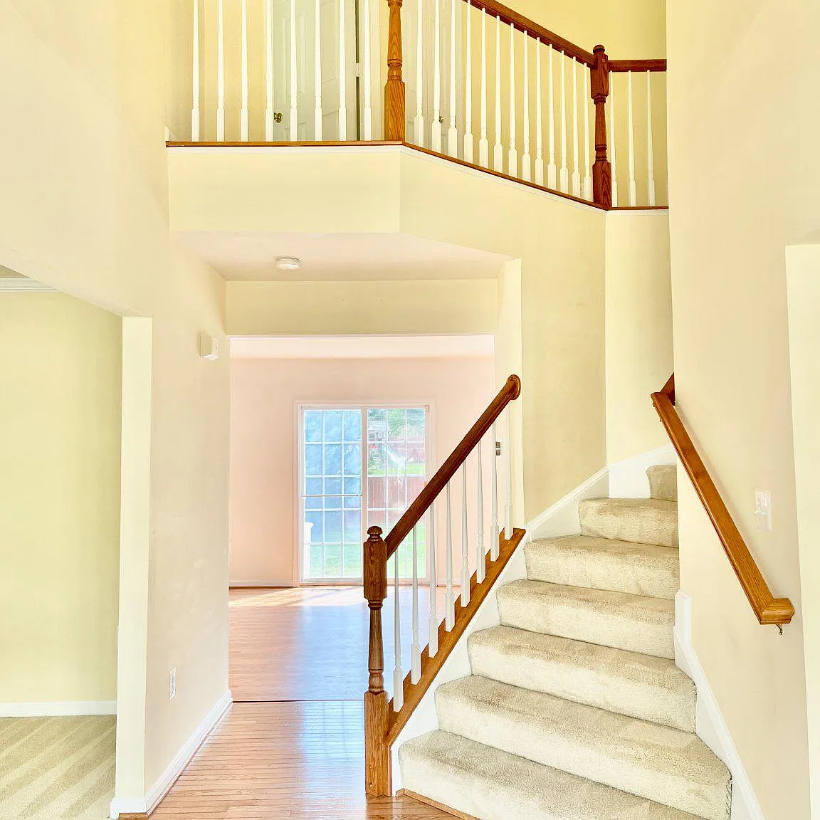 4 bed, 2.5 bath, 2428 sqft, $3,400 — Photo 2