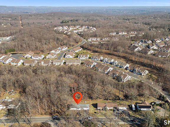4th image of 160 Scott Road