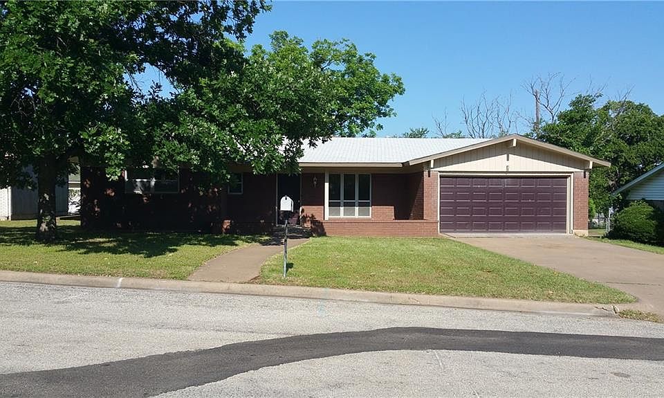 1st image of 803 NE 4th Ave