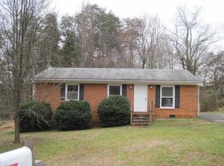 908 Gracewood Dr, Eden, NC 27288
