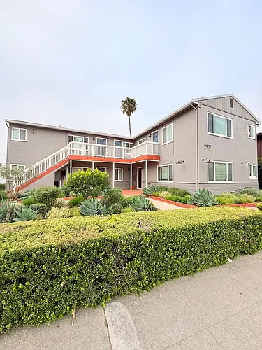 2907 State St #1 Photo 1