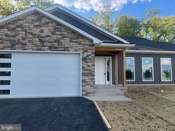 3rd image of 10199 Jasper Dr