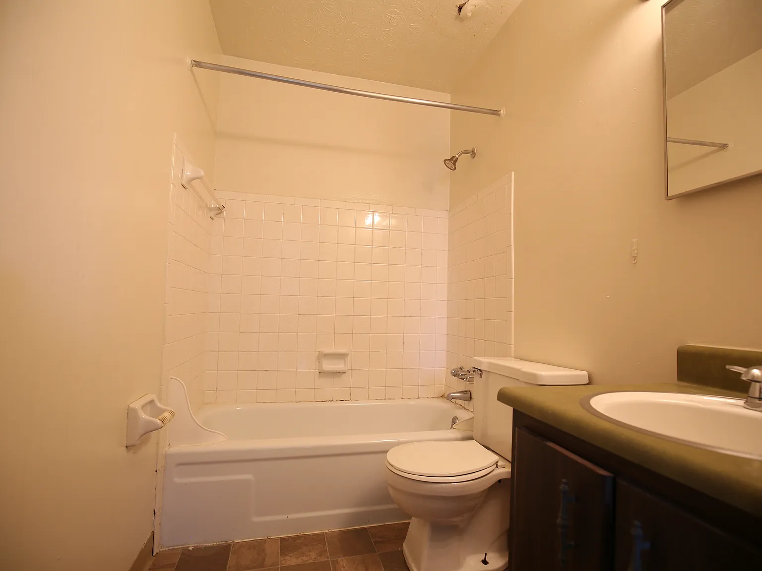 2 bed, 650 sqft, $925 — Photo 4