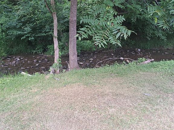 3rd image of 131 Hopwood Coolspring Rd N